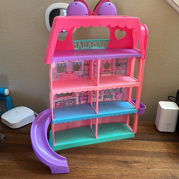 Minnie Mouse Bow-tel. In great shape, but missing suitcase. - Picture 3 of 4